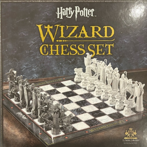 Harry Potter Chess Set - Picture 1 of 6